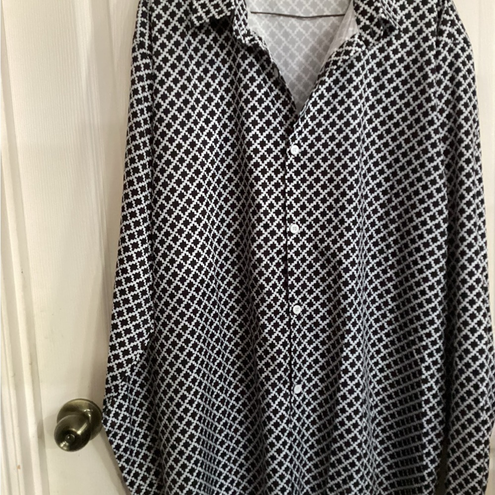 Men's Black and White Patterned Shirt